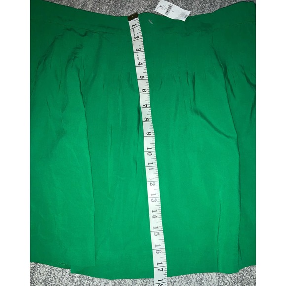 Gap Kelly Green shirt. Size 12 NWT. 100% viscose rayon. - Picture 5 of 5